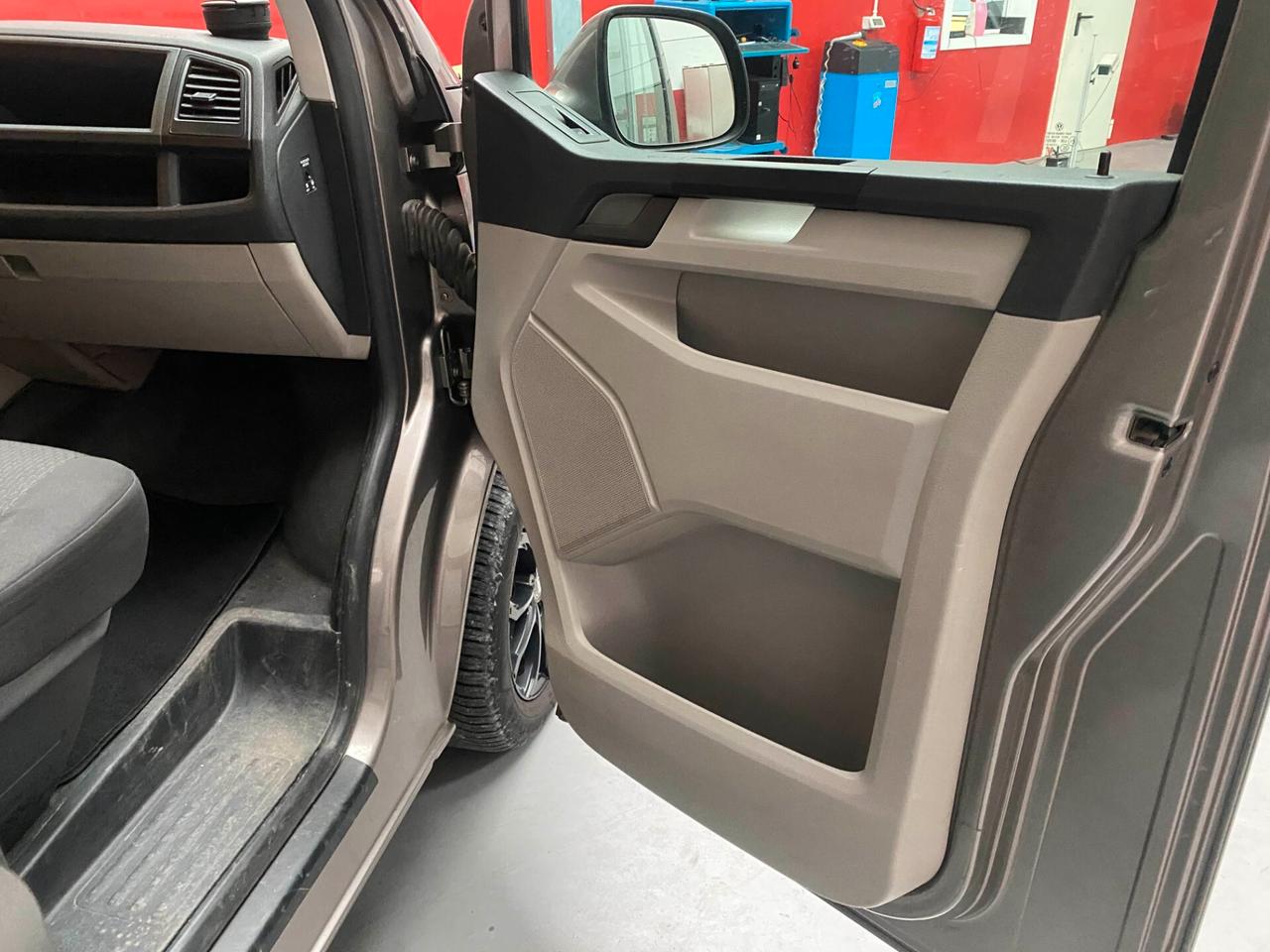 Volkswagen Transporter 2.0 TDI PC Kombi T6