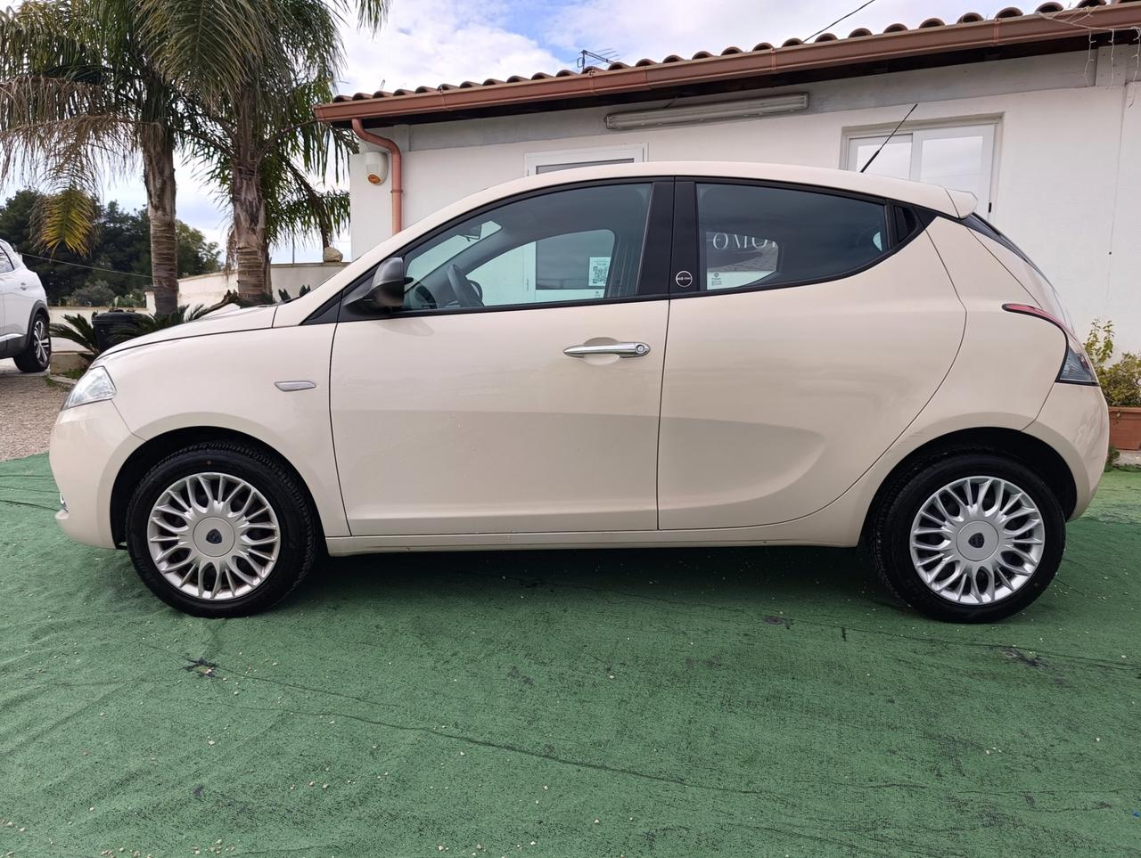 Lancia Ypsilon 1.2 69 CV 5 porte GPL Ecochic Silver - 2018