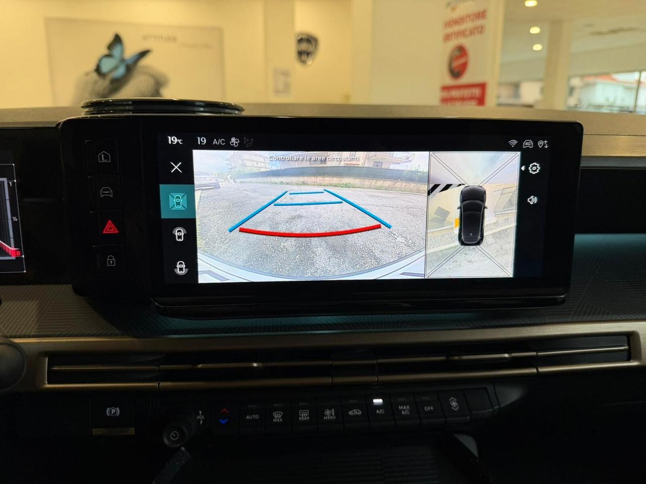 Lancia Ypsilon Hybrid e-DCT LX
