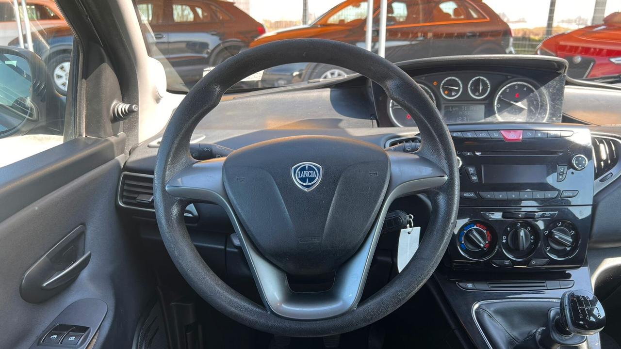 Lancia Ypsilon 1.2 69 CV 5 porte GPL Ecochic Silver