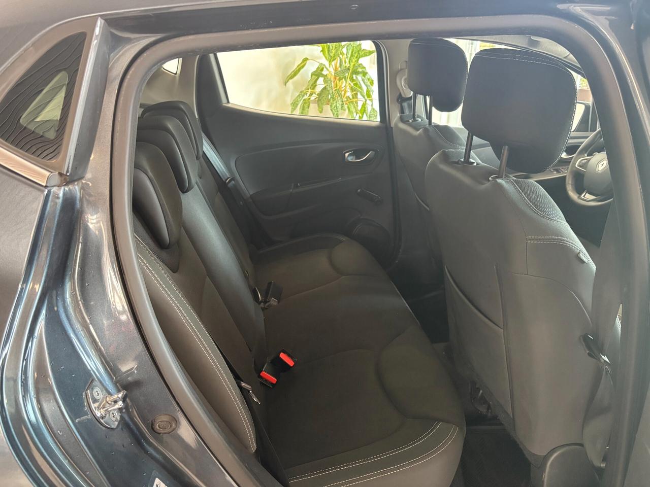 Renault Clio TCe 12V 90 CV 5 porte Moschino Intens