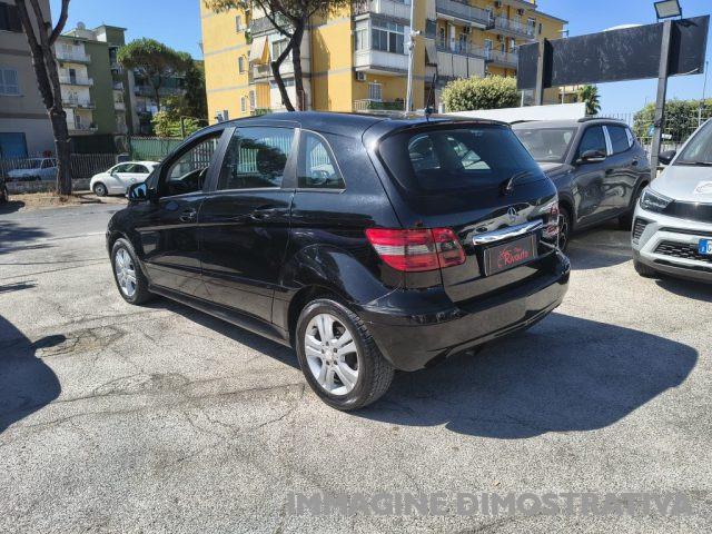 MERCEDES-BENZ B 180 CDI Executive