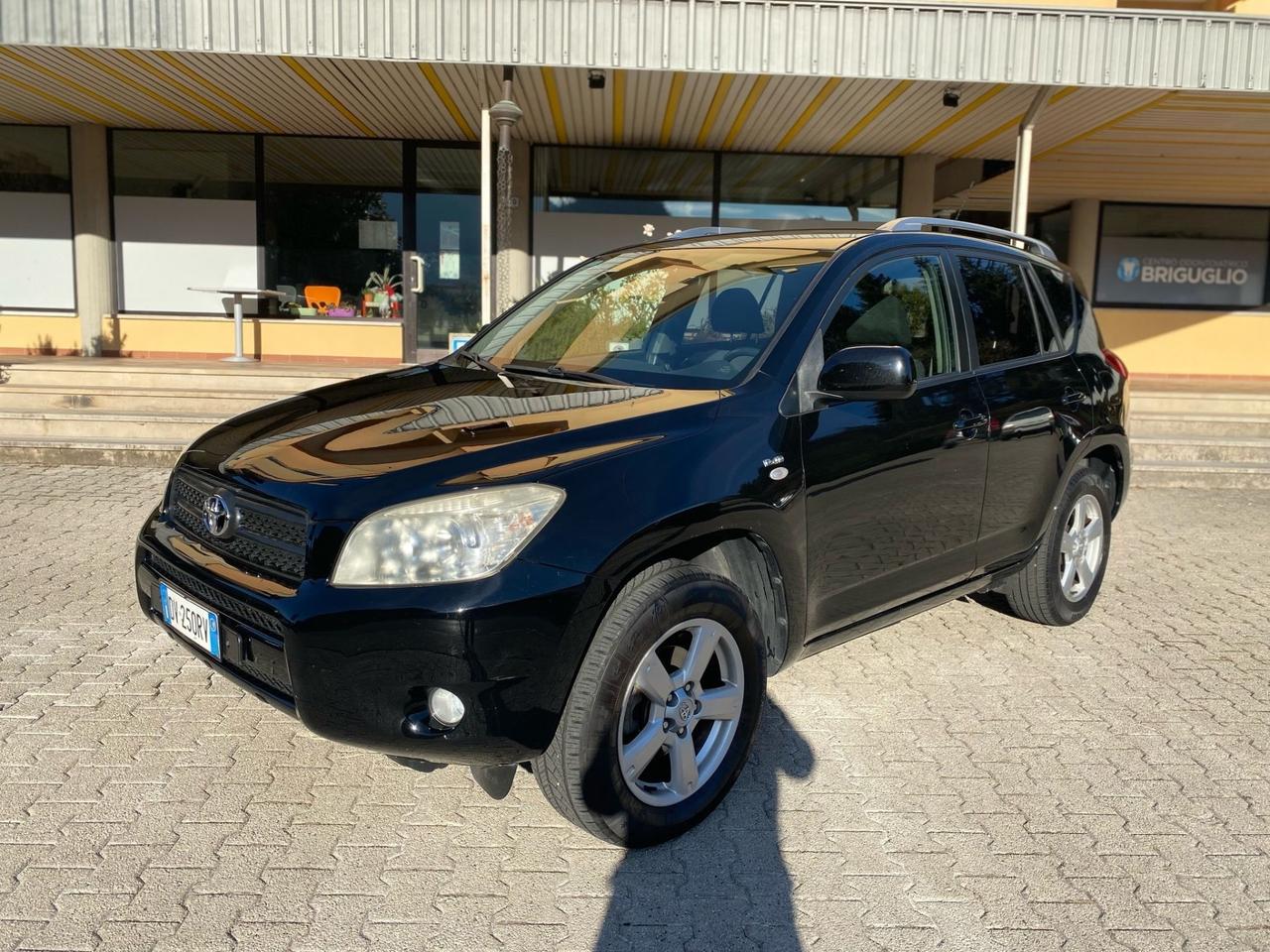 Toyota RAV 4 RAV4 2.2 D-4D 136 CV Luxury