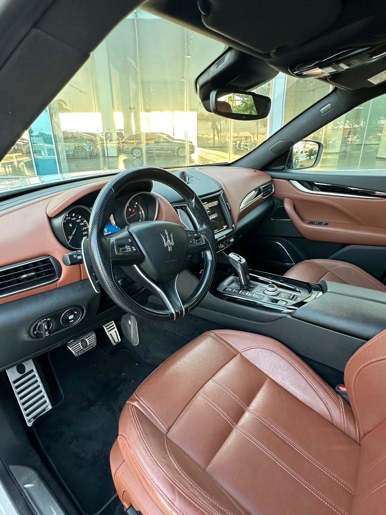 Maserati Levante V6 Gransport offerta T-Stock prezzo imperdibile