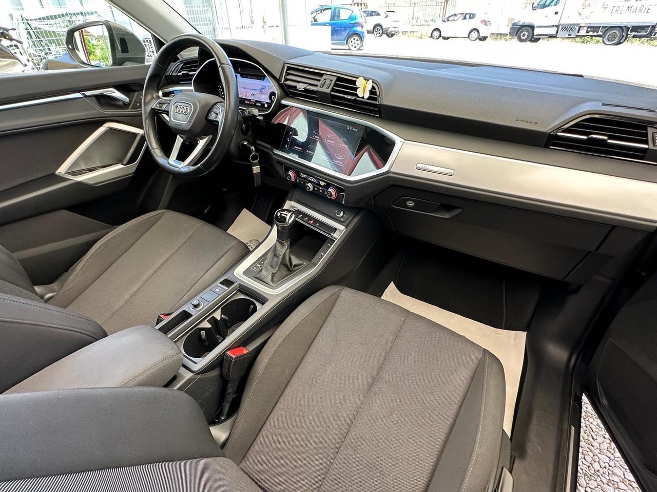 Audi Q3 35 TDI S tronic Business