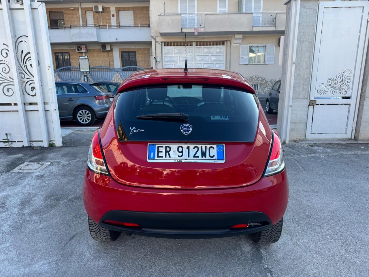 Lancia Ypsilon 900 METANO 85CV Ecochic Gold 2013