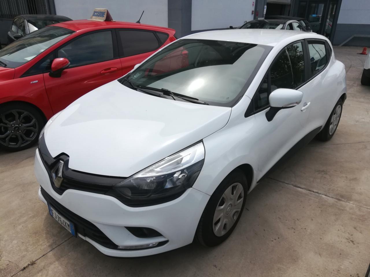 Renault Clio 1.2 75CV 5 P . OK NEOPATENTATI