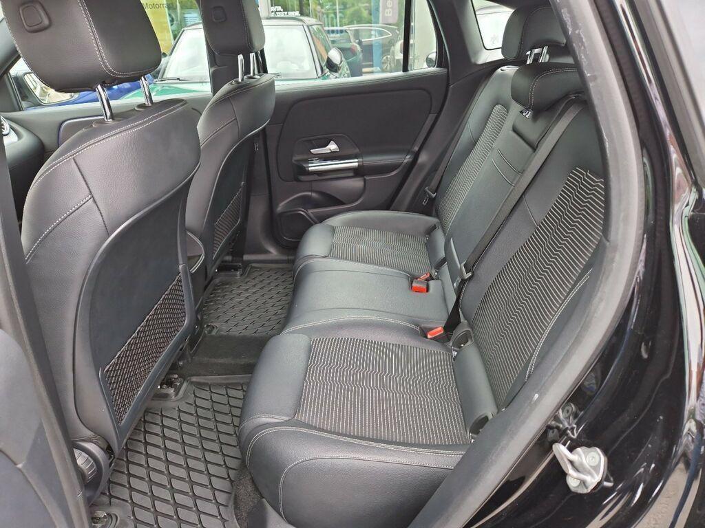 Mercedes EQA Sport