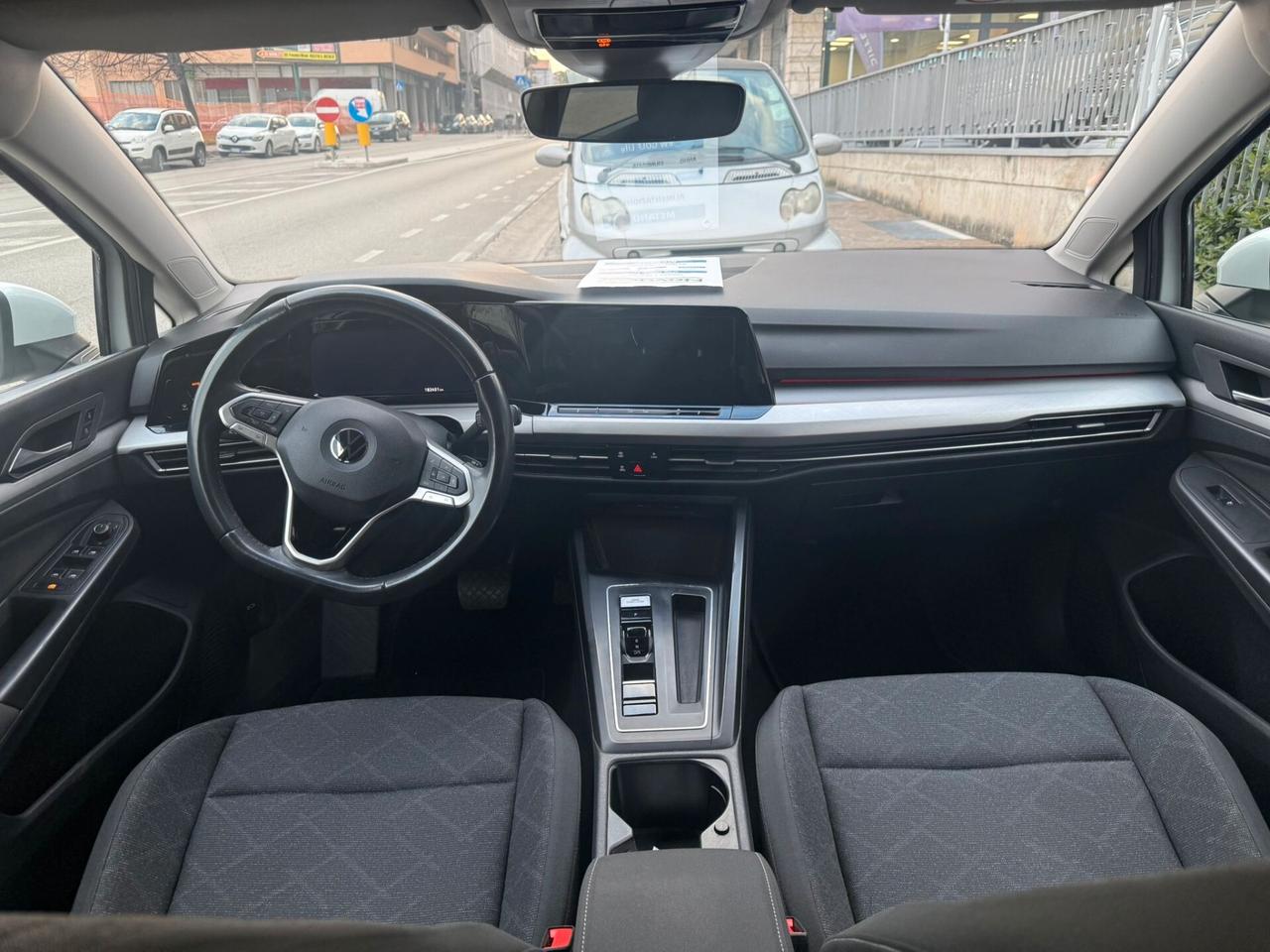 VOLKSWAGEN GOLF VIII 1,5 TGI 130 CV LIFE DSG MY21 5P