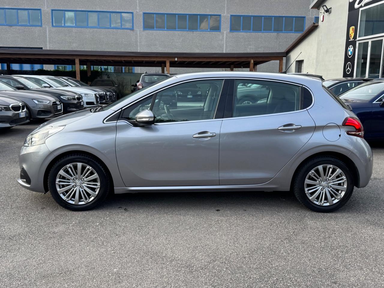 Peugeot 208 PureTech 82 5 porte Allure