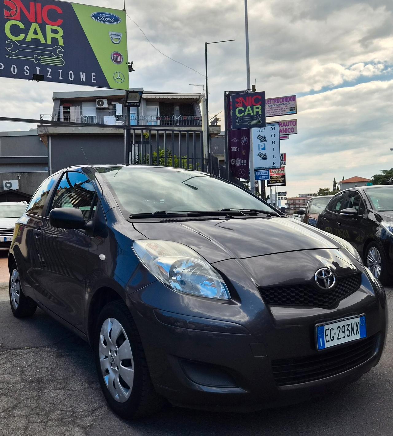 Toyota Yaris 1.0 3 porte Sol