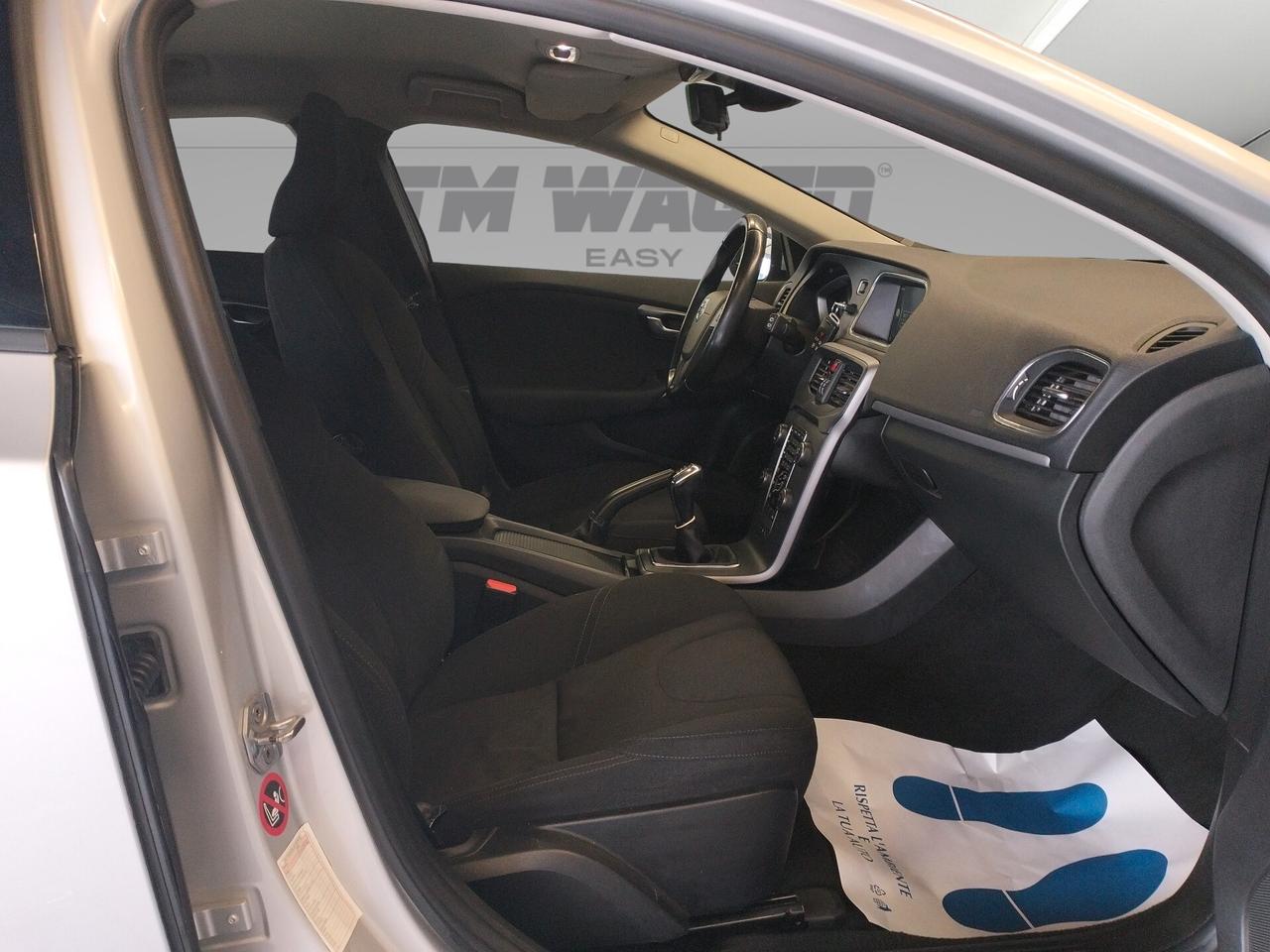 Volvo V40 D2 1.6 Momentum - NEOPATENTATI