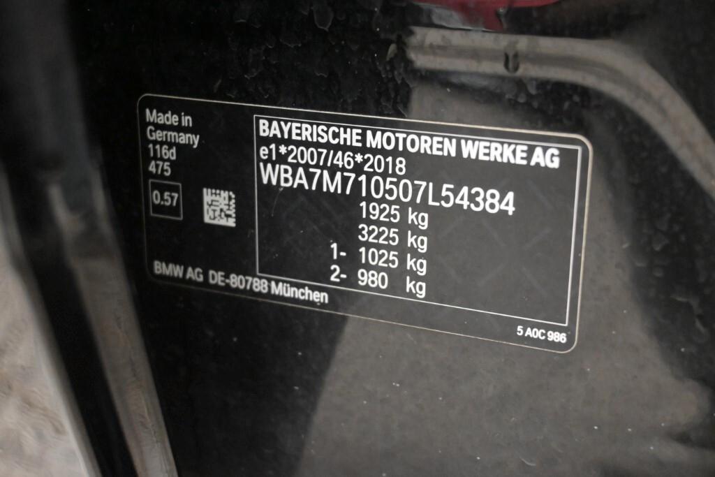 Bmw 116 116D 6M BUSINESS ADVANTAGE ( FARI LED - COCKPIT PDC NAVI MIRROR CRUISE )