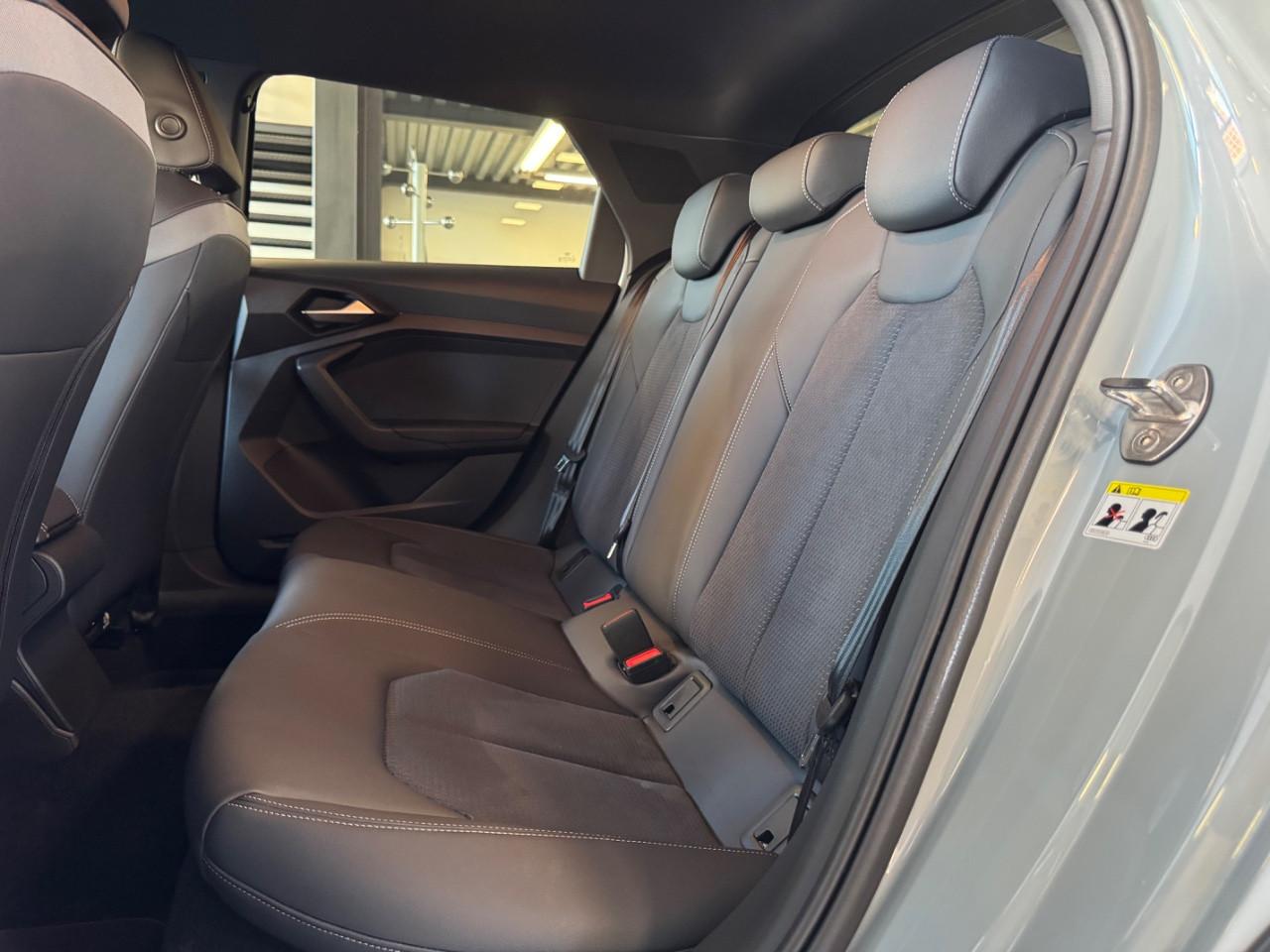 Audi A1 Allstreet 35 TFSI 150cv S Tronic S line Interiors