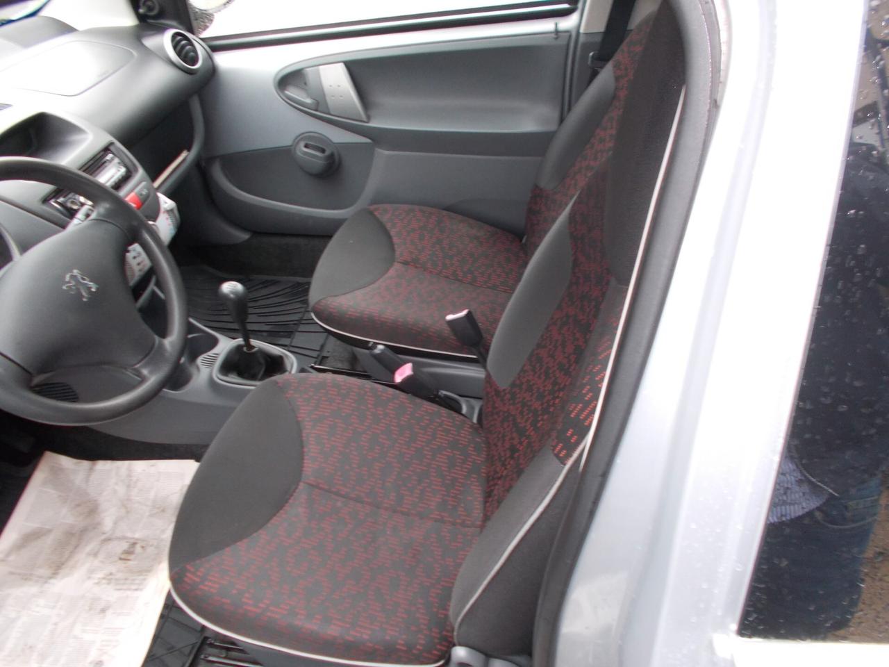 Peugeot 107 1.0 68CV 3p. Plaisir