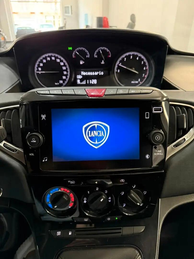 Lancia Ypsilon 1.2 69 CV 5 porte GPL Ecochic Silver