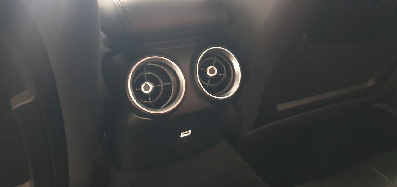 Alfa Romeo Giulia 2.2 Turbodiesel 190 CV AT8 Lusso