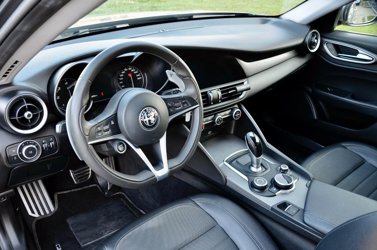 ALFA ROMEO GIULIA 2.2 TD 190cv AT8, ECCELLENTI CONDIZIONI, UFF ITALIANA, SERVICE UFFICIALI, EURO 6D, FARI XENO, NAVI, RETROCAMERA, APPLE ANDROID, PERMUTE