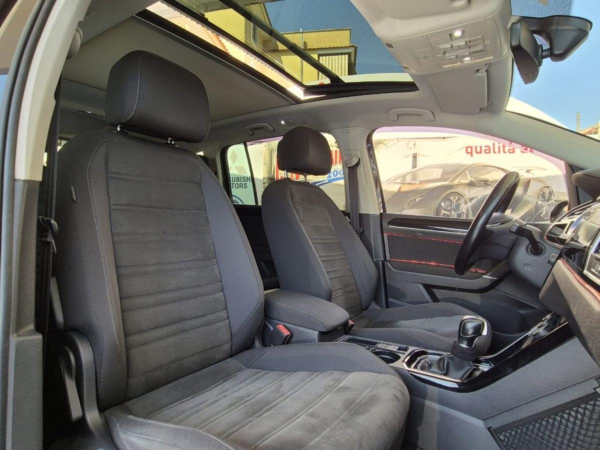 VOLKSWAGEN - Touran - 2.0 TDI 150 CV DSG Executive BMT tetto panoramico