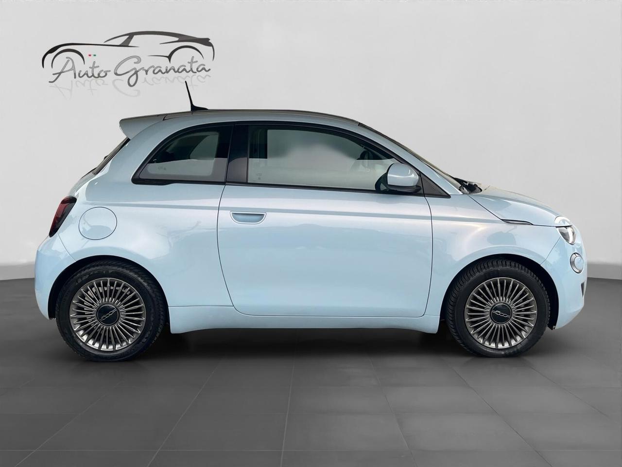 Fiat 500e 42kWh Icon autonomia 300KM