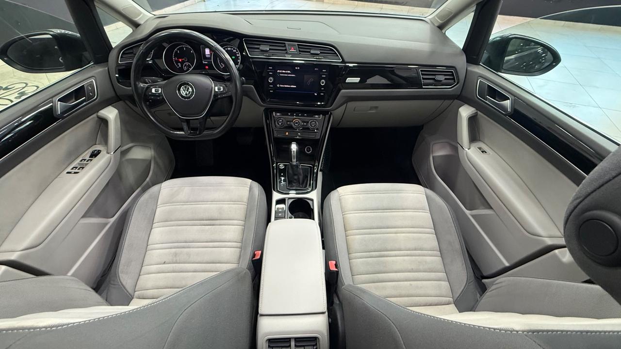 Volkswagen Touran 2.0 TDI 150 CV SCR DSG Executive BlueMotion Tech.