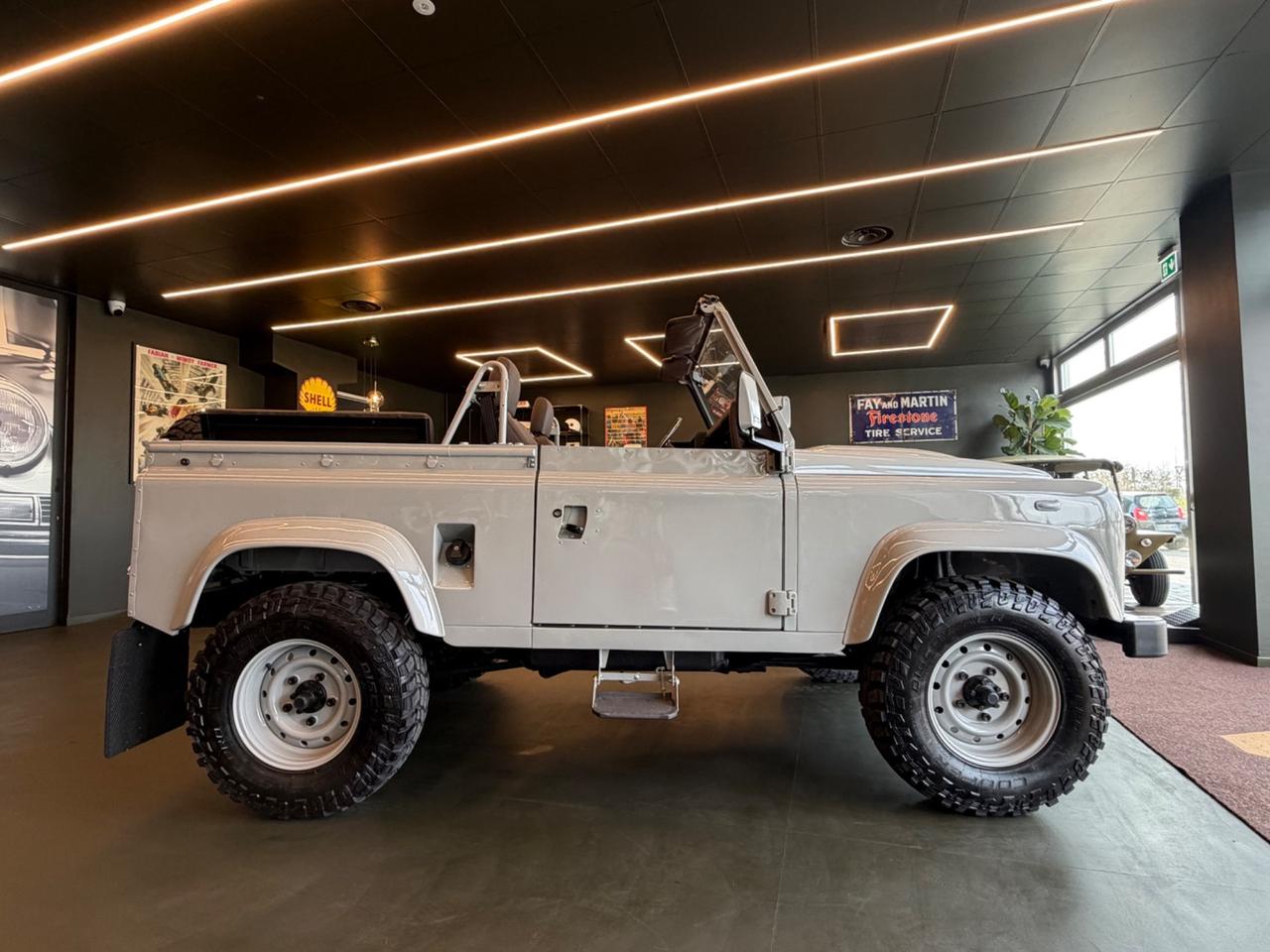 Land Rover Defender 90 2.5 td Soft Top 19J