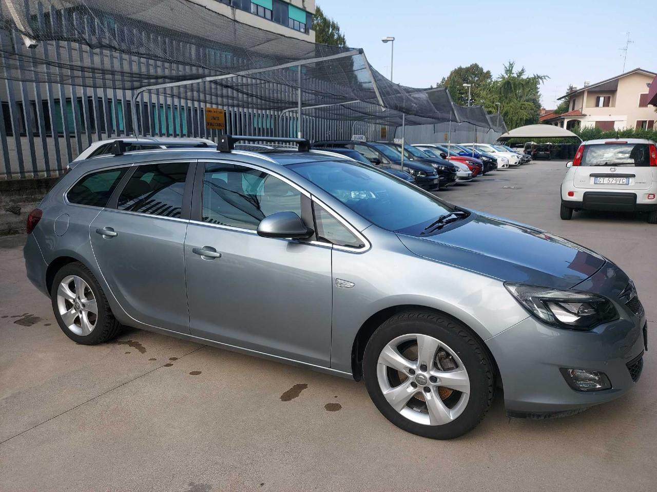 Opel Astra Sports Tourer 1.6 t. Cosmo 180cv