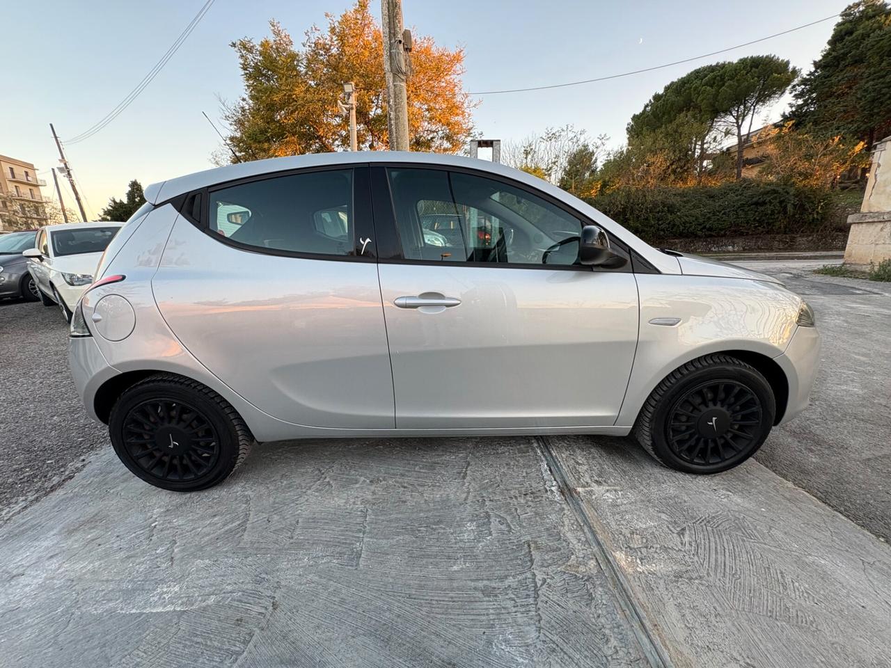 Lancia Ypsilon 1.2 69 CV 5 porte Opening Edition