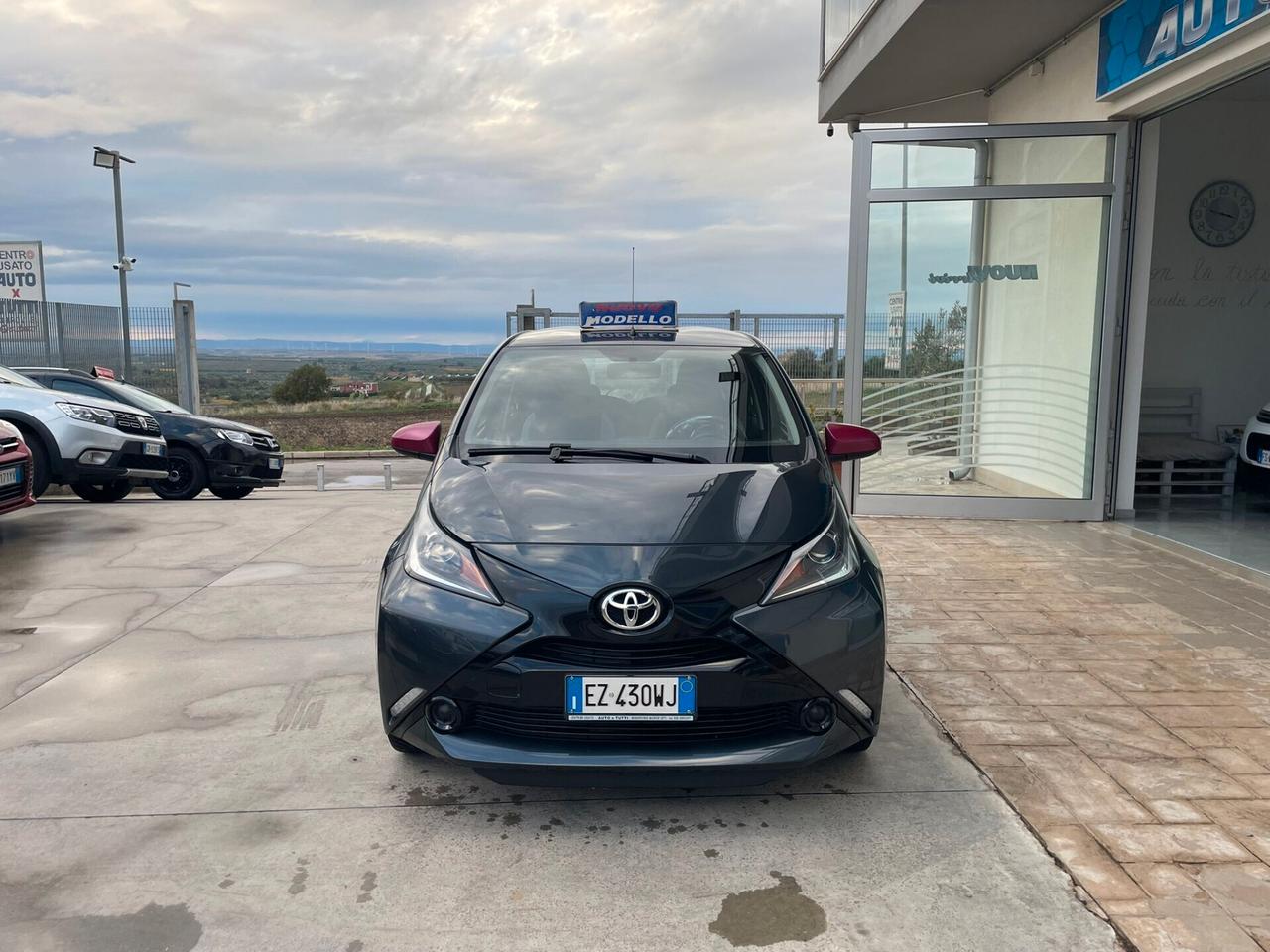 Toyota Aygo 1.0 VVT-i 69 CV 5 porte x-wave