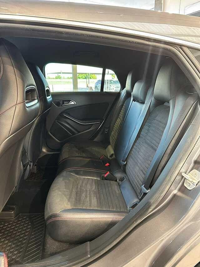 Mercedes-Benz CLA 220 220 d S.W. Automatic Premium Dark Night
