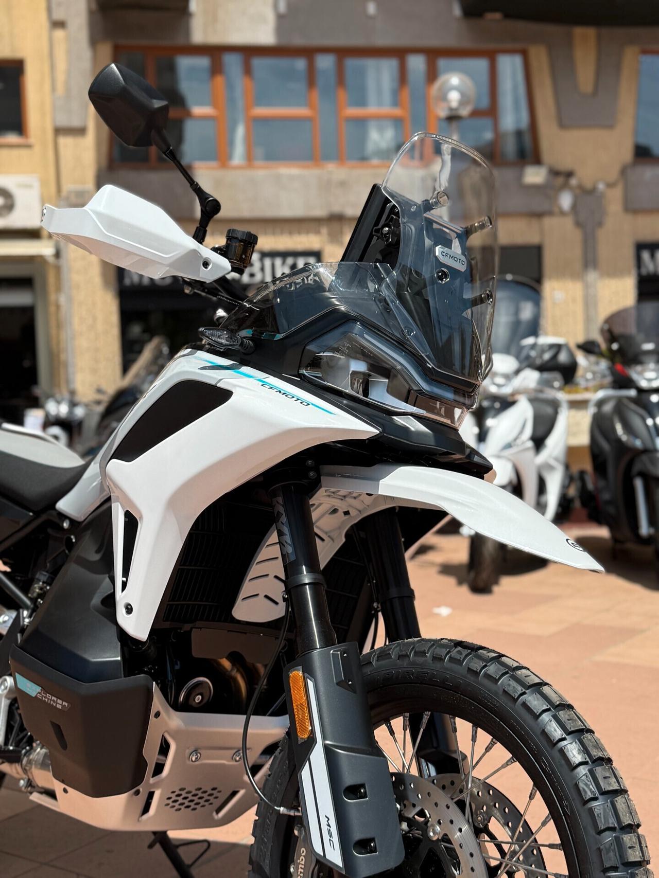 CFMOTO MT-X 1000