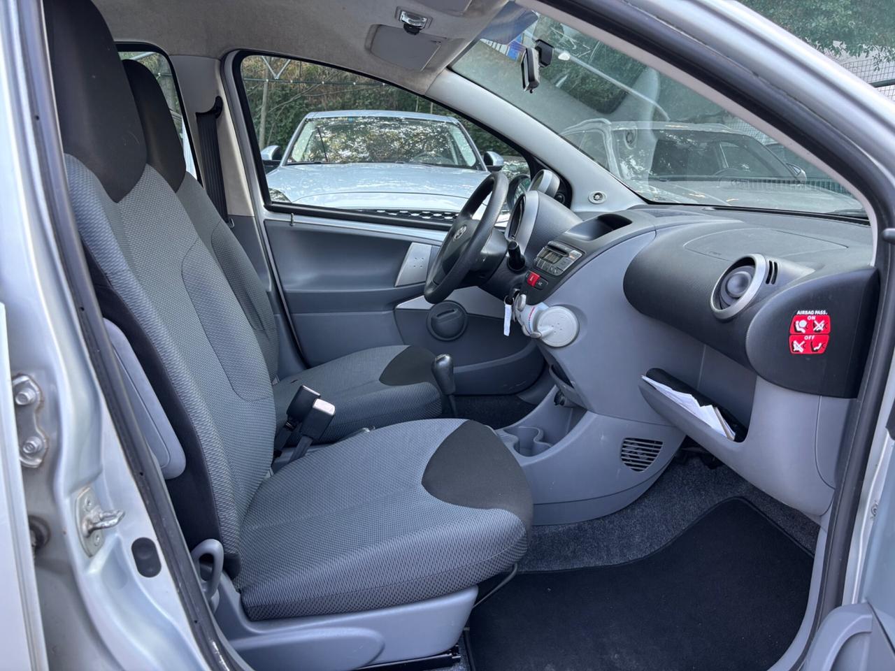Toyota Aygo 1.4 DIESEL 5 porte Sol OK NEOPATENTATI