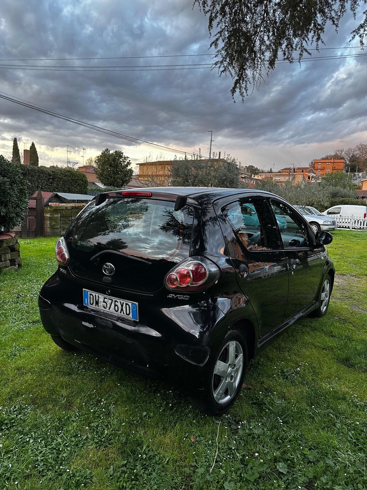 Toyota Aygo 1.0 12V VVT-i 5 porte Sol