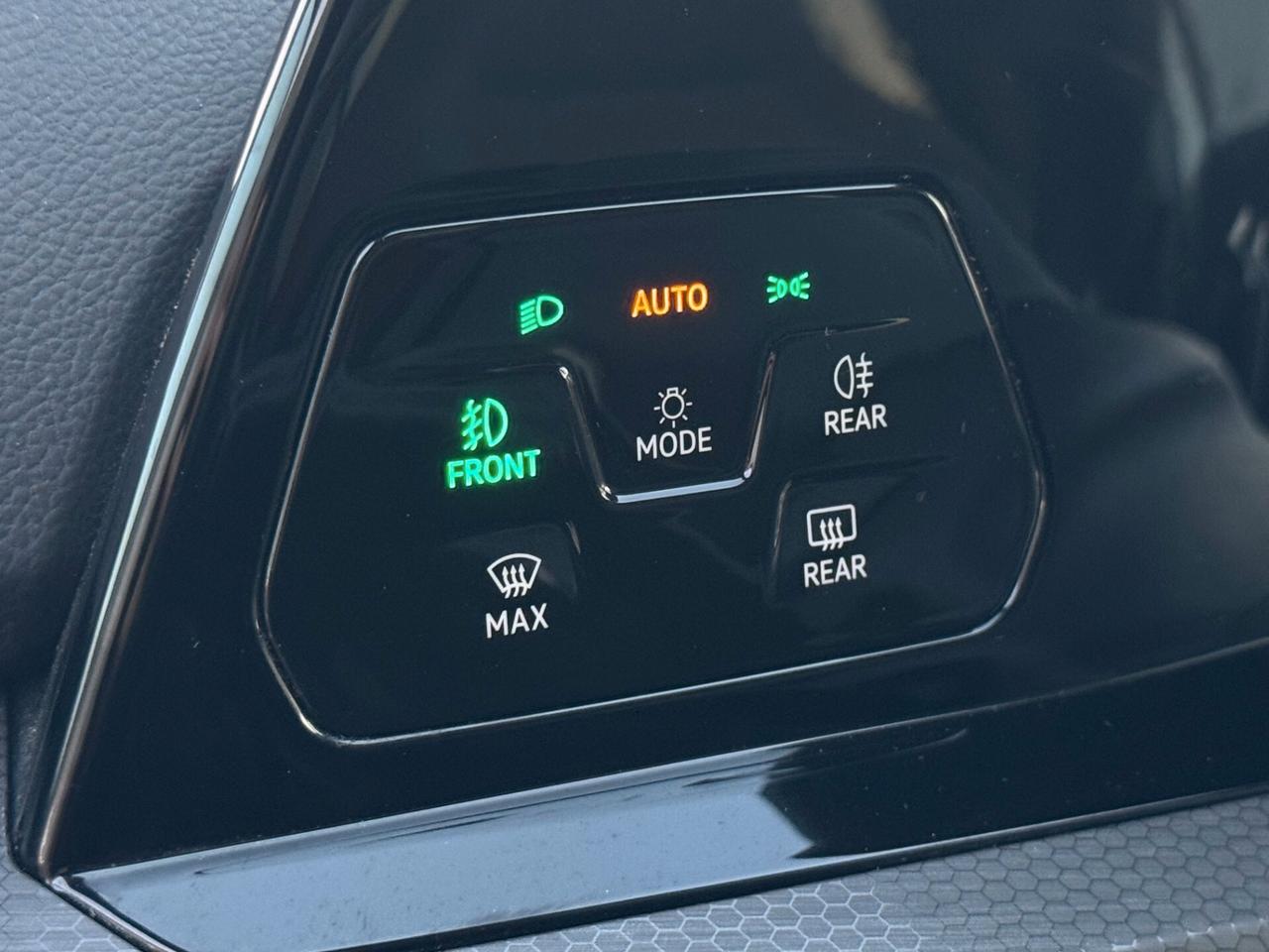 Volkswagen Golf 2.0 TSI GTI - TETTO APRIBILE - CAMERA - PRONTA CONSEGNA - TAGL. UFFICIALI - iQLIGHT