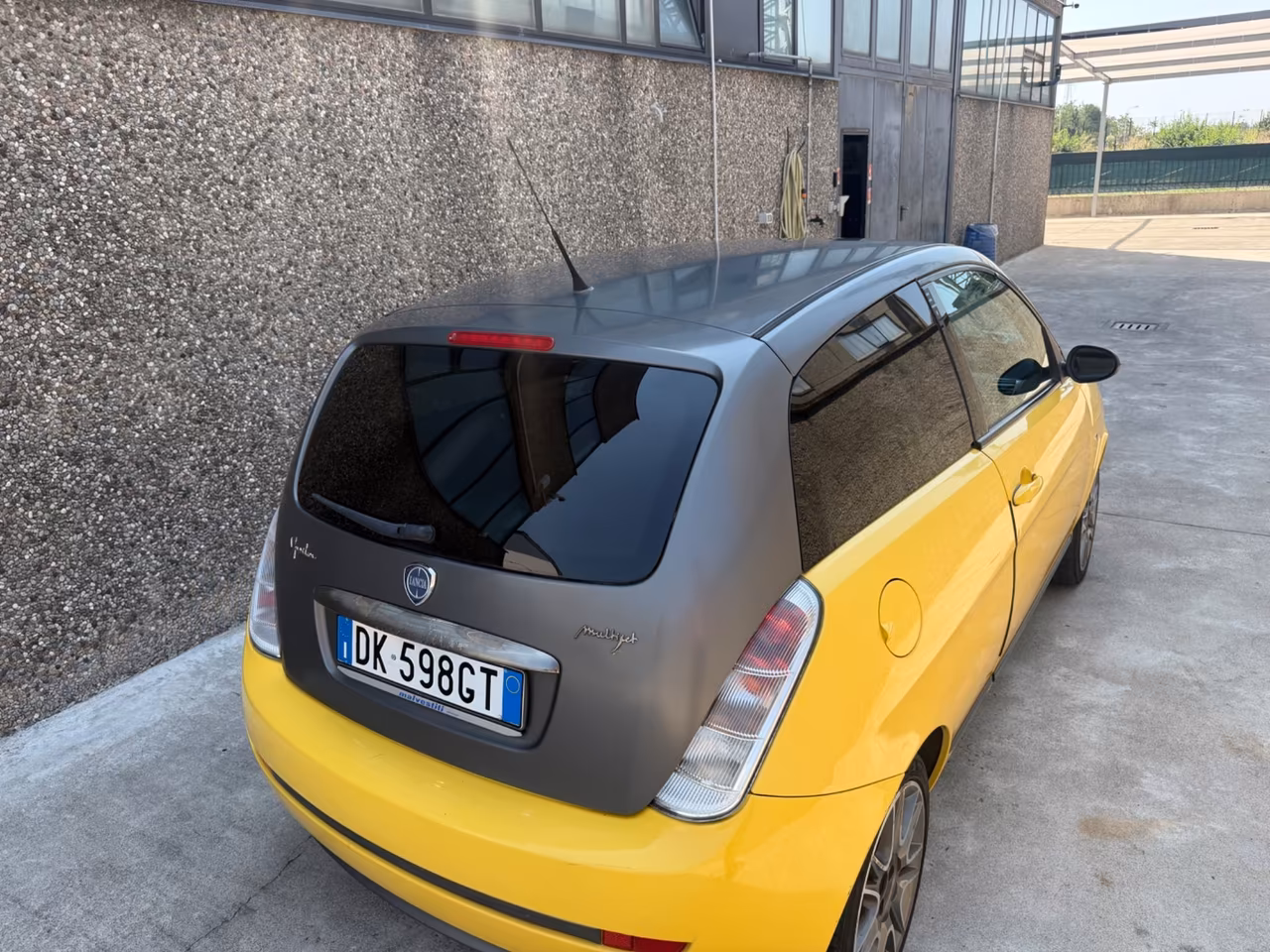 LANCIA YPSILON 1.3MTJ MOMO-DISING BICOLORE