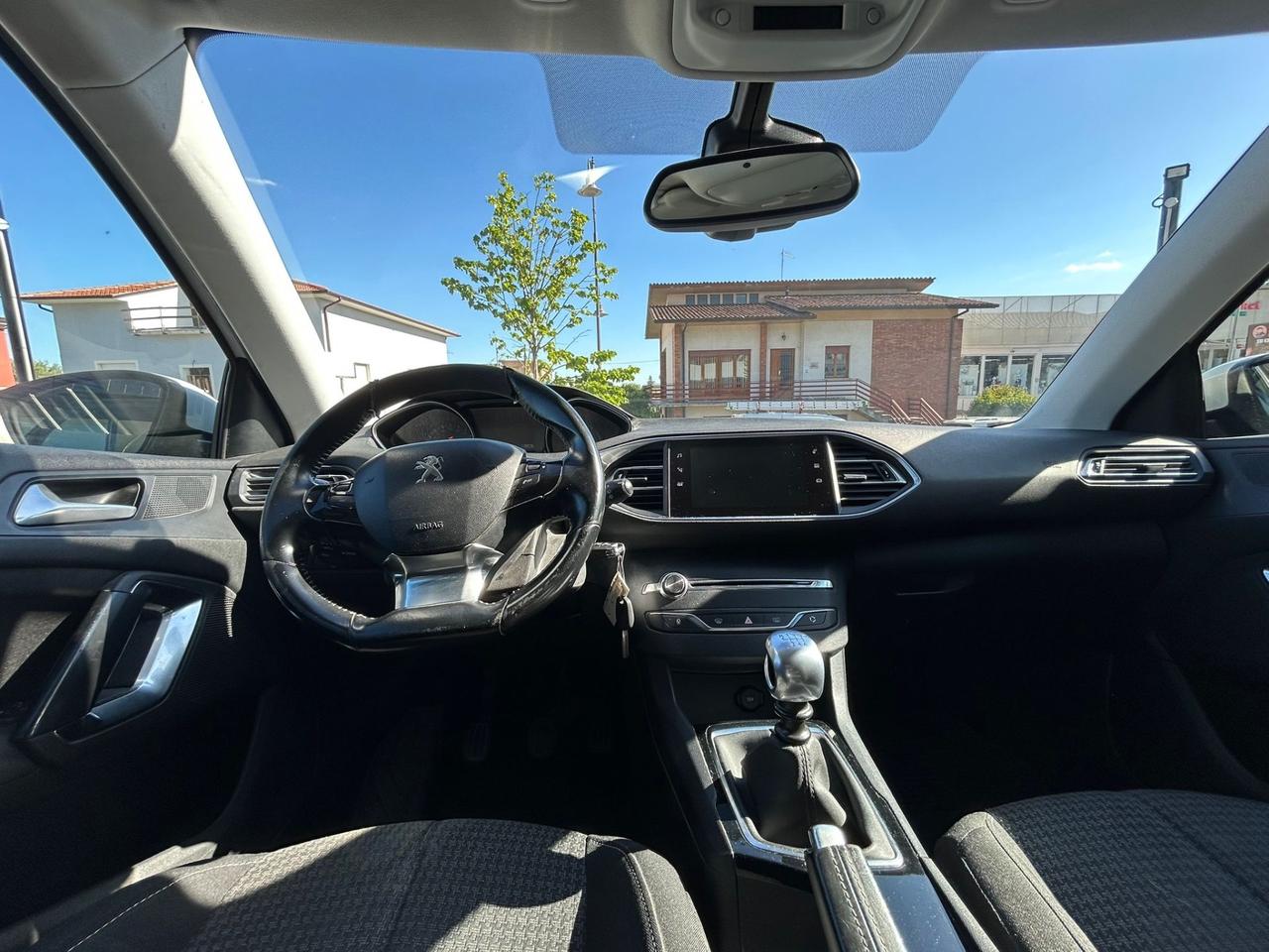 Peugeot 308 BlueHDi 120 S&S SW Allure