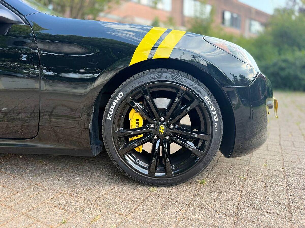 Hyundai Genesis 2.0 turbo Sport