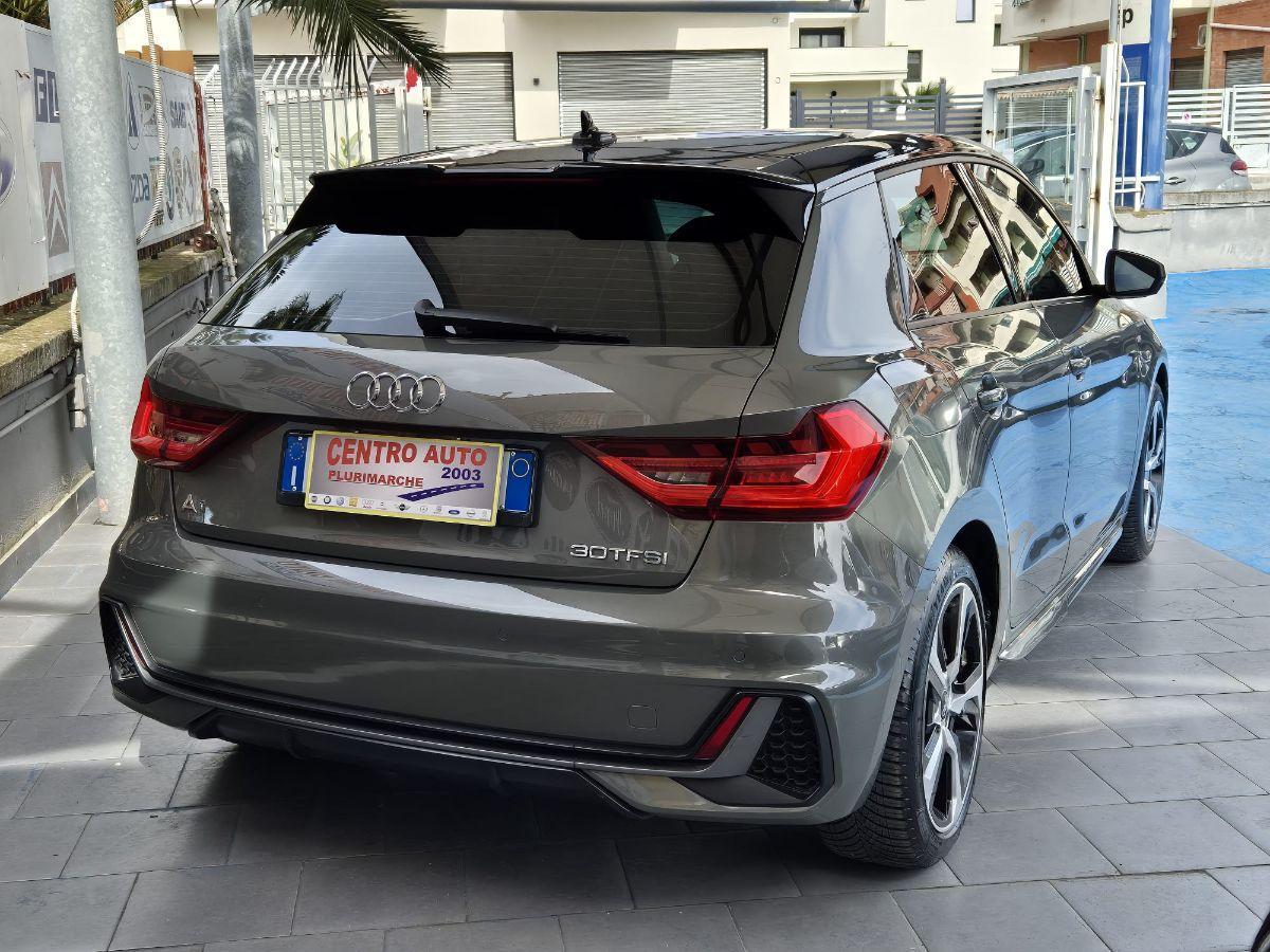 AUDI - A1 Sportback - A1 SPB 30 TFSI Identity Black