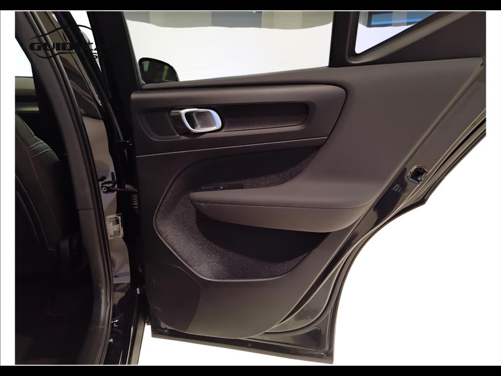 VOLVO XC40 2023 - XC40 2.0 b3 Core auto
