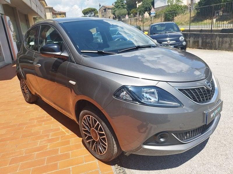 Lancia Ypsilon 1.0 FireFly 5 porte S&S Hybrid Platino