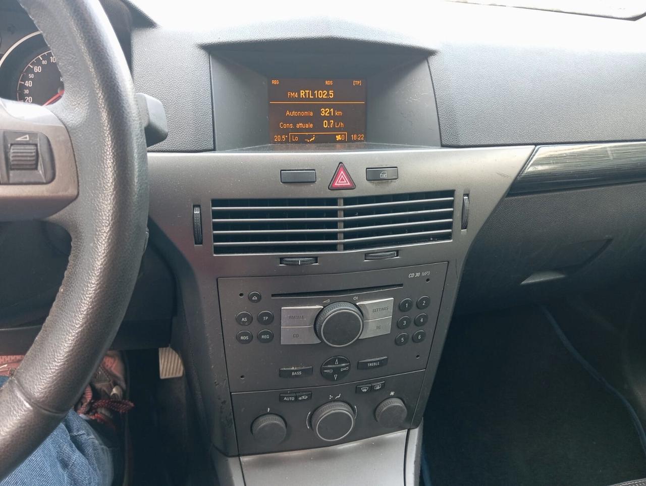 Opel Astra 1.6 16V Twinport 5 porte Cosmo