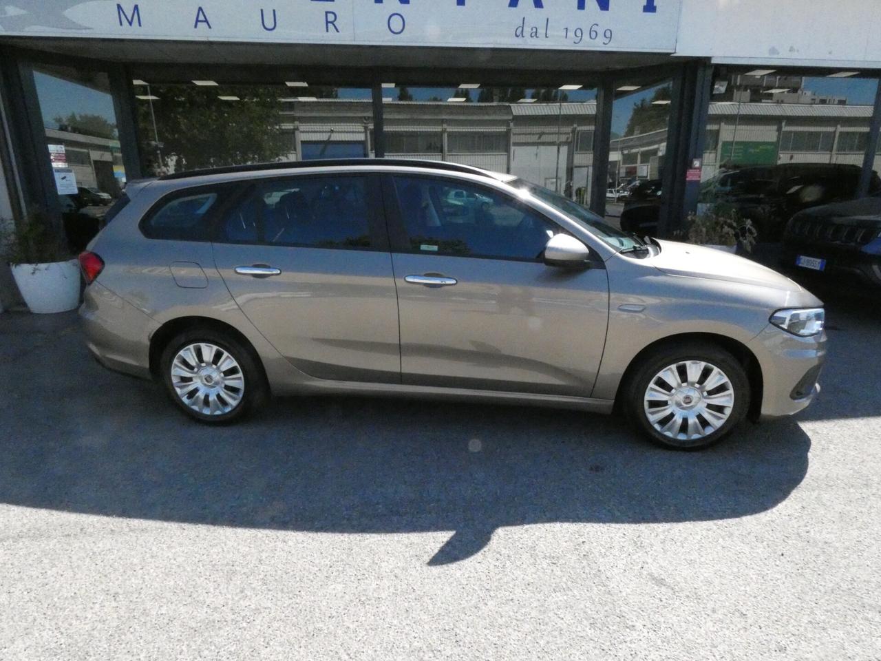 FIAT Tipo (2015-->) Tipo 1.6 Mjt S&S SW Easy Bu...