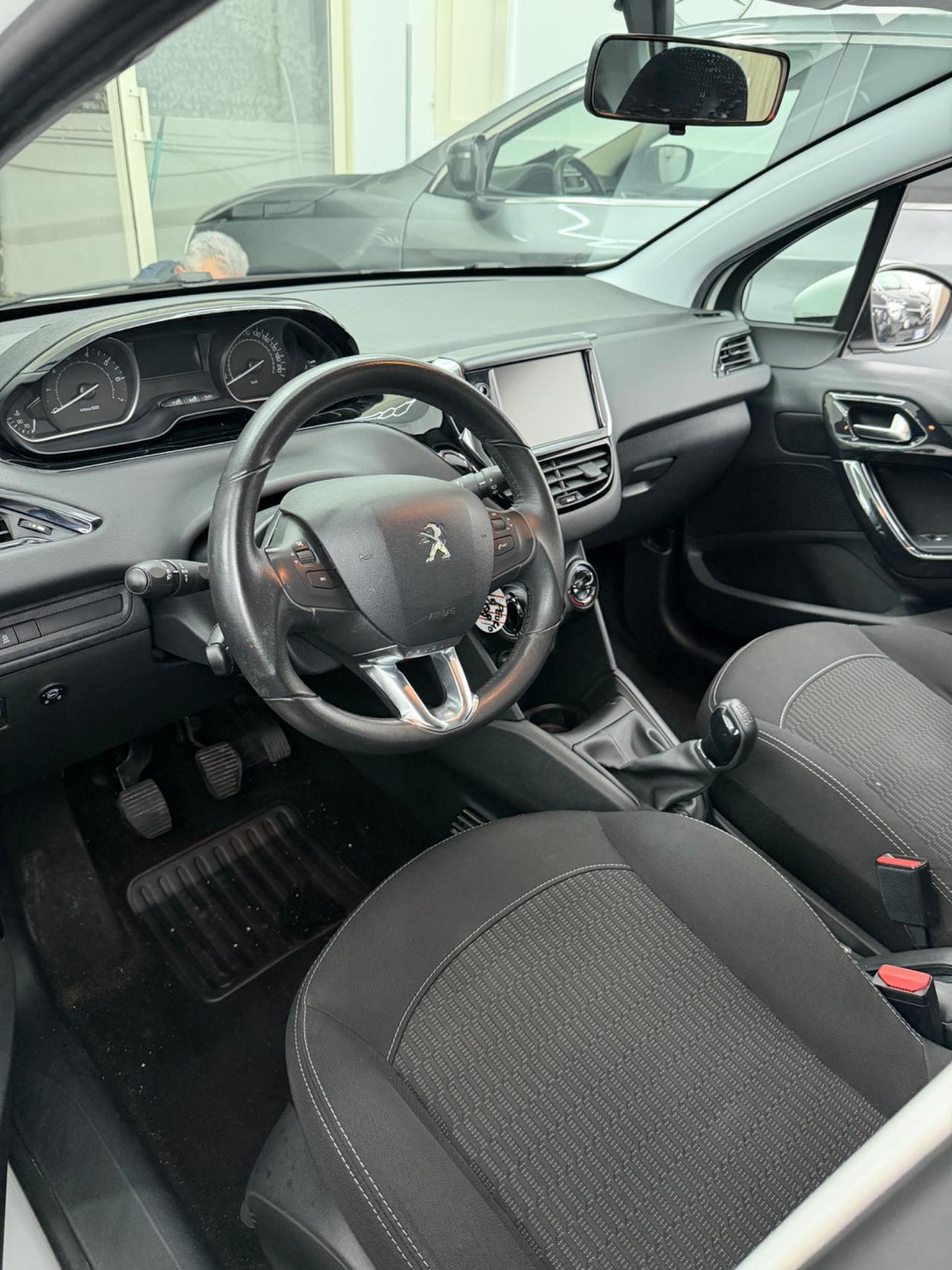 Peugeot 208 PureTech 82 5p. GPL Allure