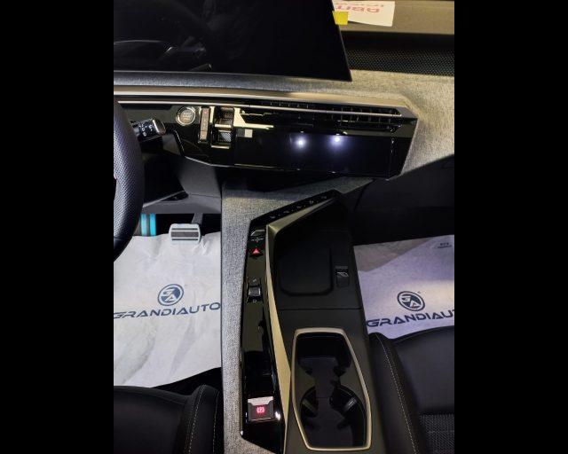 PEUGEOT 5008 1.2 hybrid GT 136cv e-dcs6