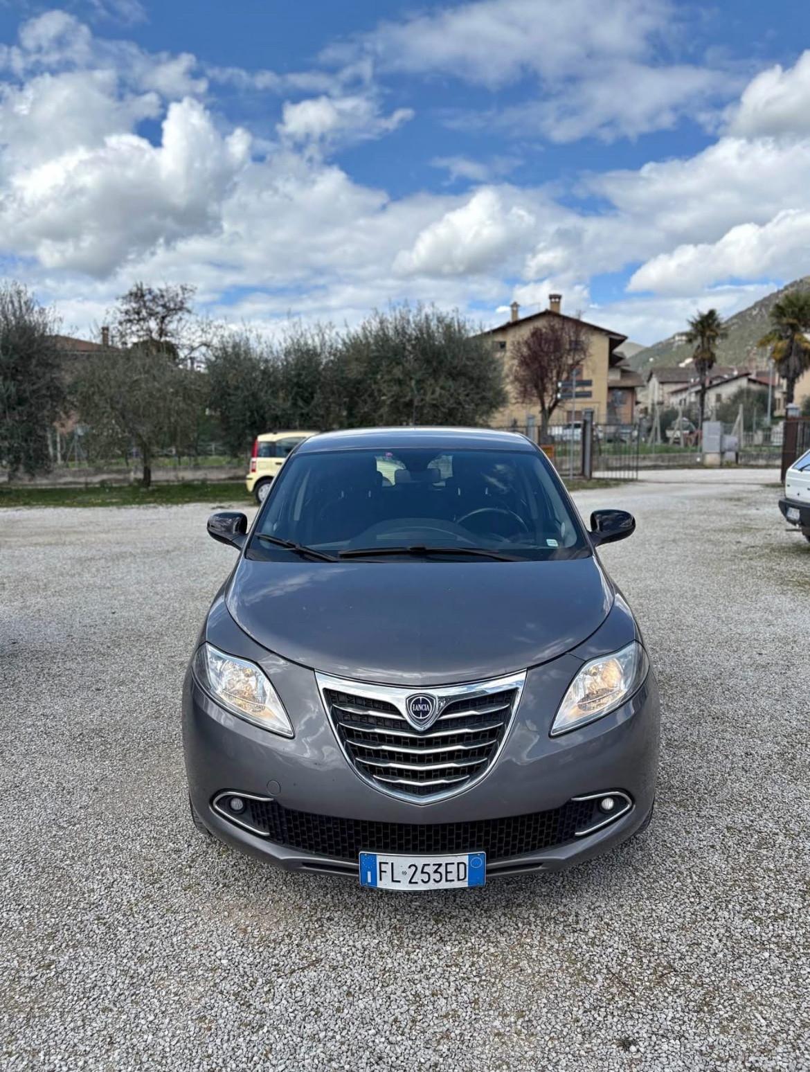 Lancia Ypsilon 1.3 Multijet PERFETTA NEOPATENTATI