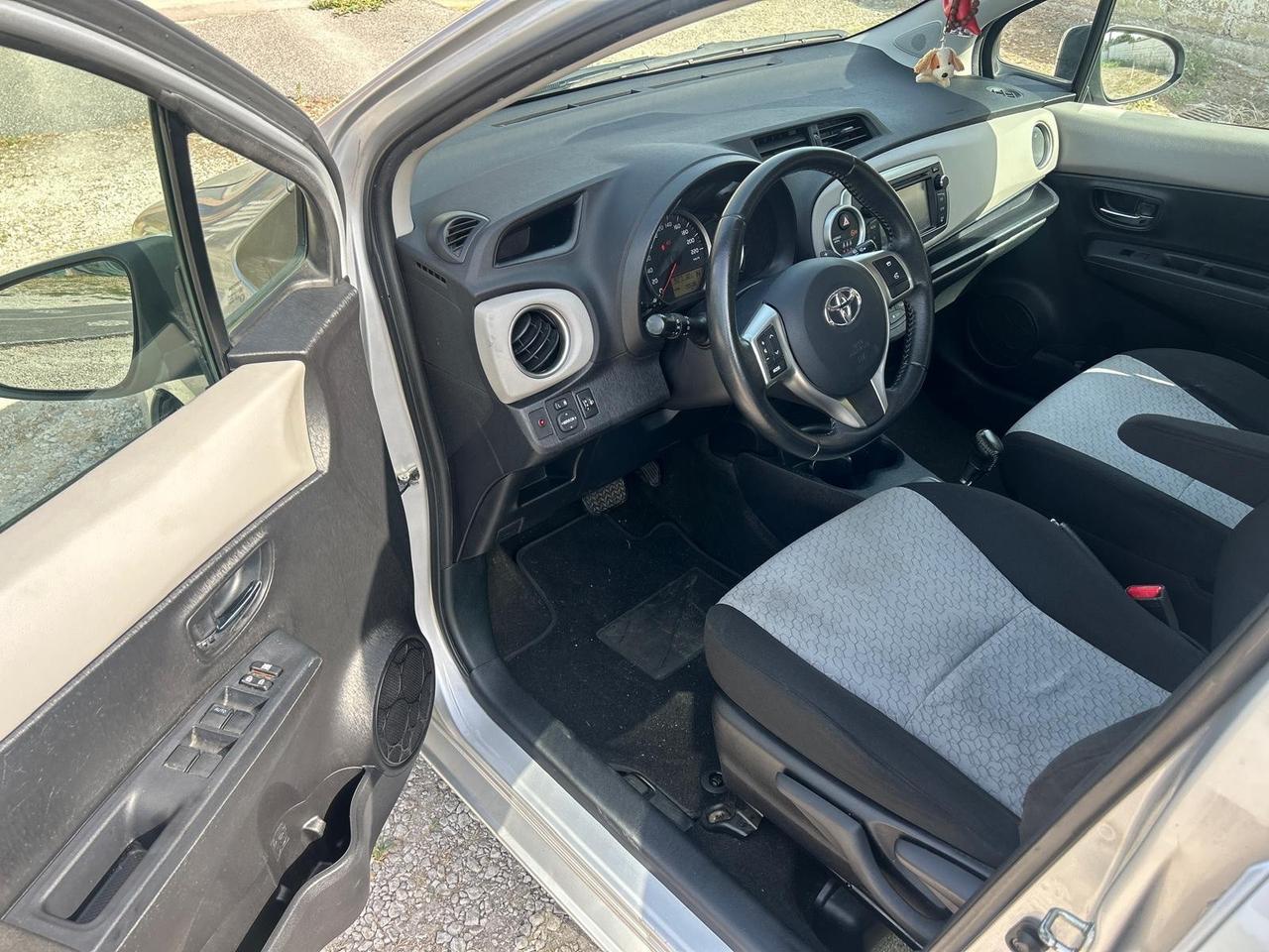 Toyota Yaris 1.4 D-4D 5 porte Lounge M-MT