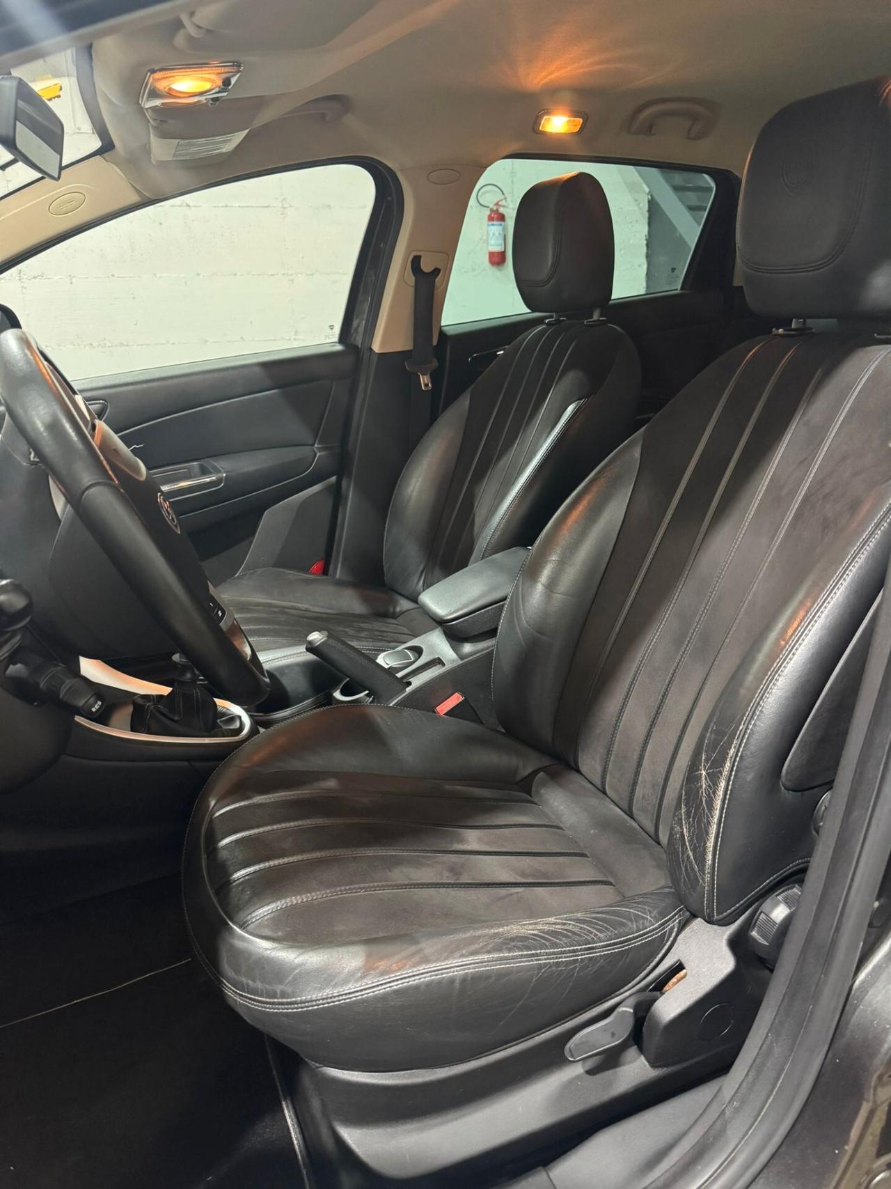 Lancia Delta 1.6 MJT DPF Silver