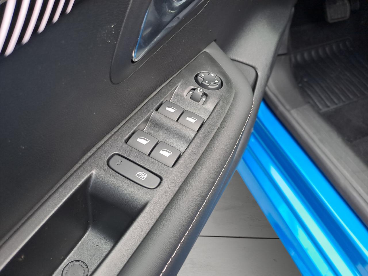 PEUGEOT e-208 ALLURE - Motore Elettrico 136cv (100kW)