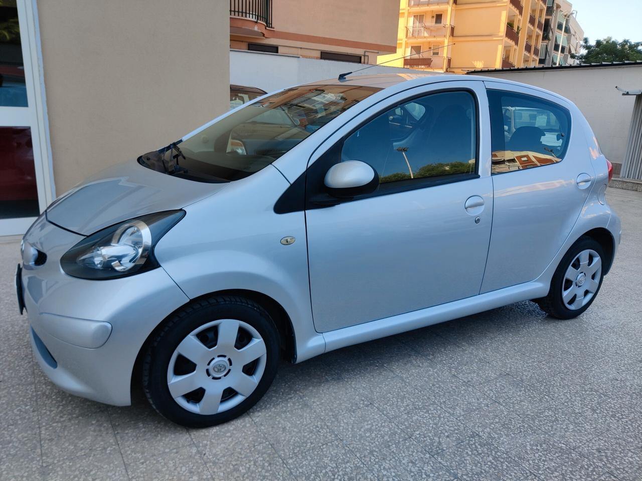 Toyota Aygo 1.0 Benzina 5 porte AUTOMATICA 2008