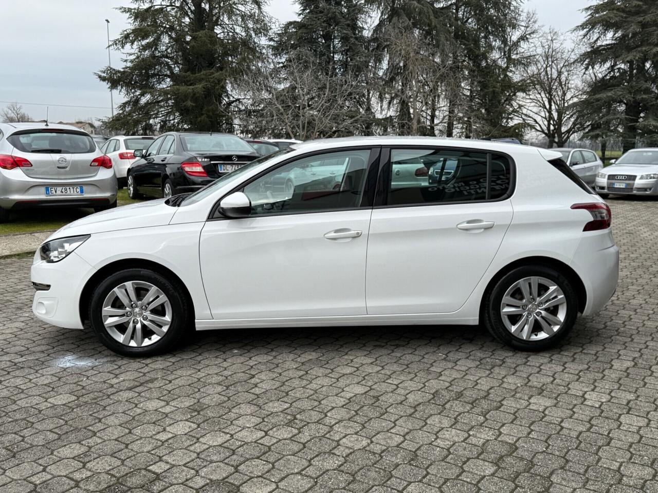 Peugeot 308 - 1.2 b. UNIPRO|DISTRIBUZIONE ESEGUITA